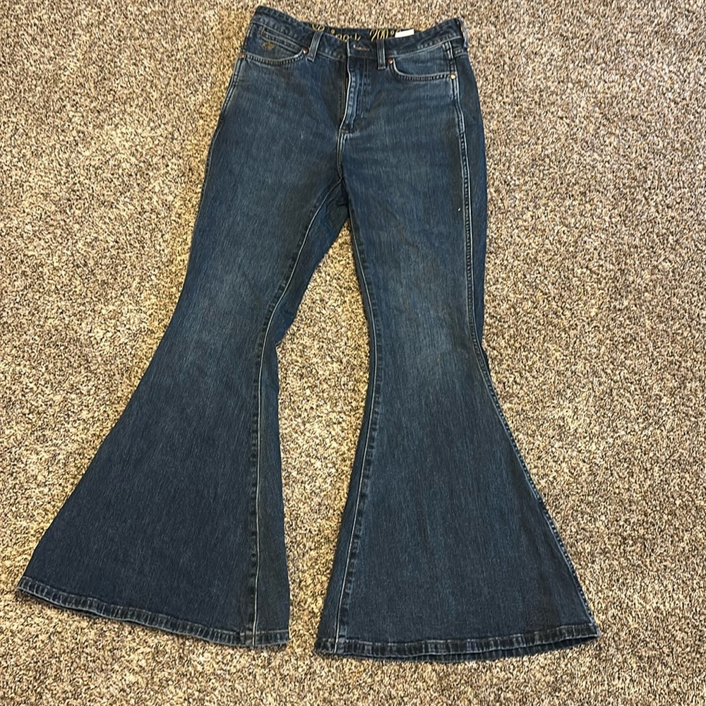 Lainey Wilson Wrangler Jeans